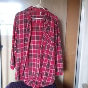 Old Navy ladies plaid flannel shirt black and dark